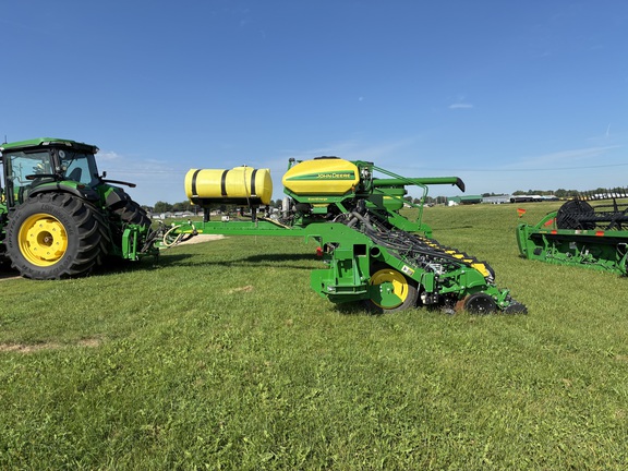 2021 John Deere 1795 Planter
