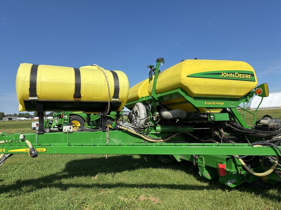 2021 John Deere 1795 Planter