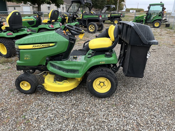 2010 John Deere X304 Garden Tractor