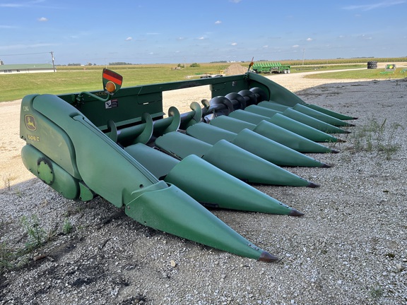 2008 John Deere 608C Header Corn Head