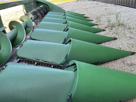 2008 John Deere 608C Header Corn Head