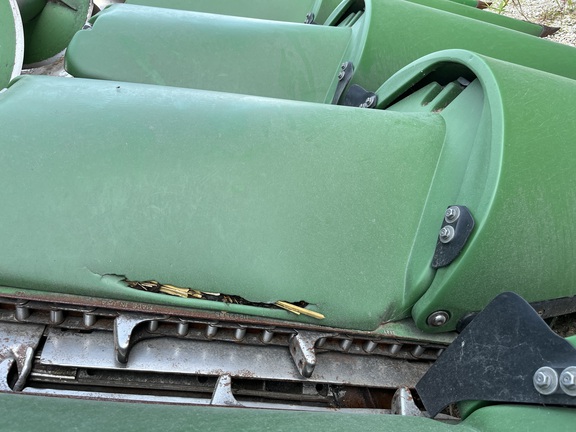 2008 John Deere 608C Header Corn Head