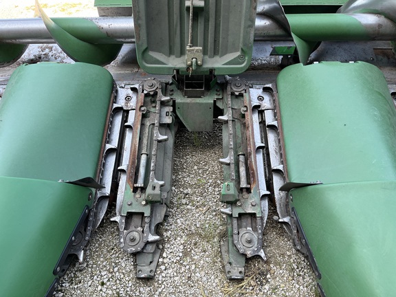 2008 John Deere 608C Header Corn Head