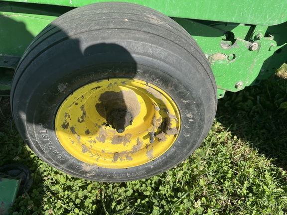 2001 John Deere 547 Baler/Round