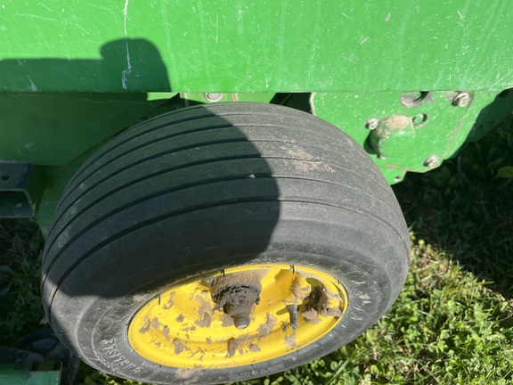 2001 John Deere 547 Baler/Round