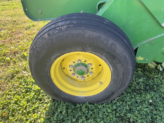 2001 John Deere 547 Baler/Round