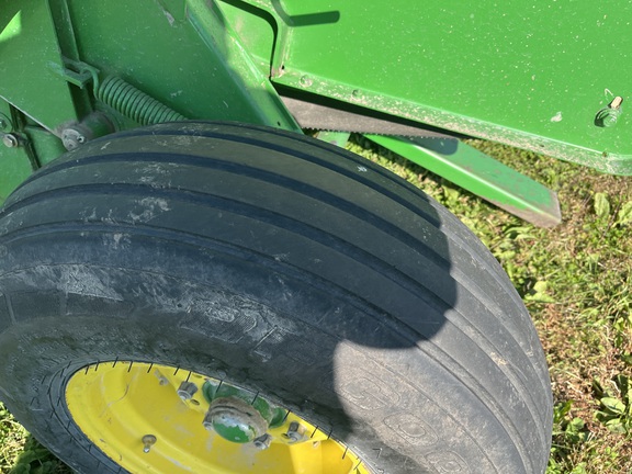 2001 John Deere 547 Baler/Round