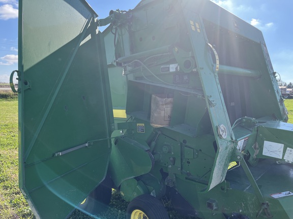 2001 John Deere 547 Baler/Round