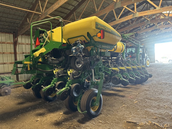 2018 John Deere 1775NT Planter