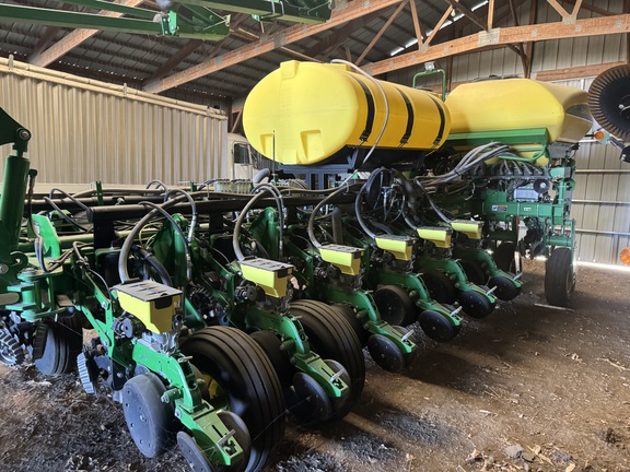 2018 John Deere 1775NT Planter