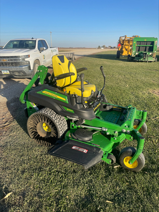 2022 John Deere Z950R Mower/Zero Turn