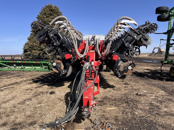 2022 Unverferth Raptor 2030 DT Strip Till