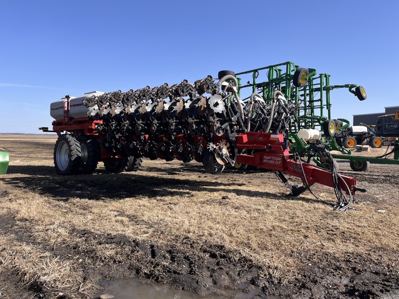 2022 Unverferth Raptor 2030 DT Strip Till
