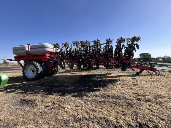 2022 Unverferth Raptor 2030 DT Strip Till