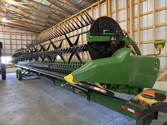 2020 John Deere 745FD Header Combine