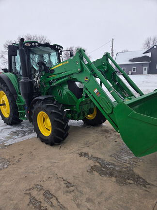 2022 John Deere 640R Loader