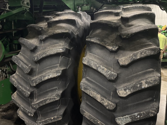 2015 John Deere S680 Combine