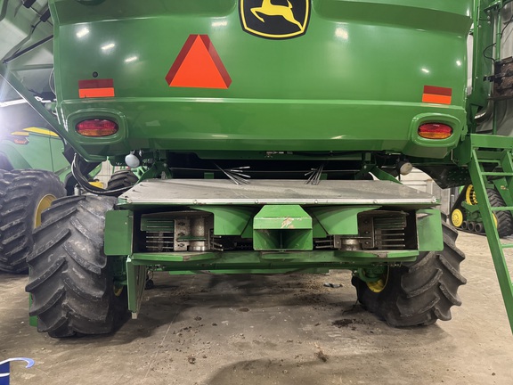 2015 John Deere S680 Combine