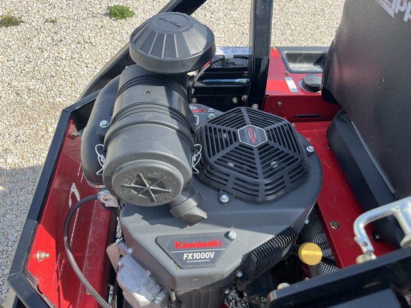 2024 Country Clipper BOSS XL 9010 Mower/Zero Turn
