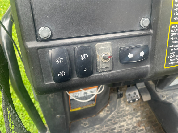 2018 John Deere XUV 835M ATV