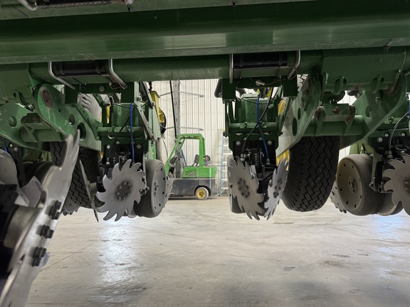 2015 John Deere 1775NT Planter