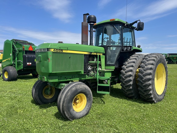 1990 John Deere 4555 Tractor