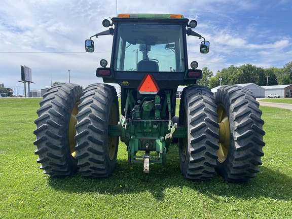 1990 John Deere 4555 Tractor