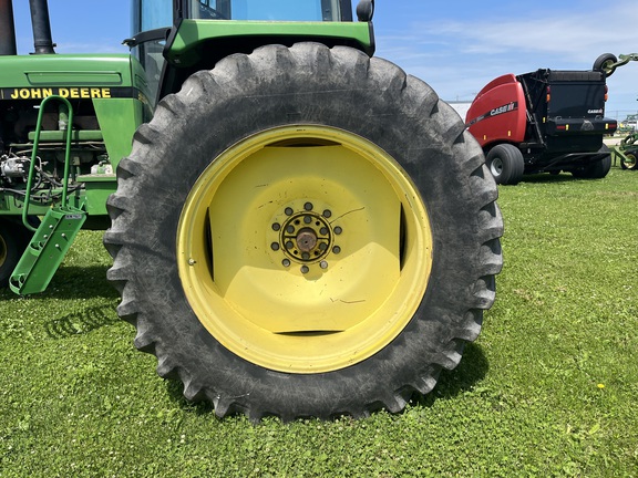 1990 John Deere 4555 Tractor