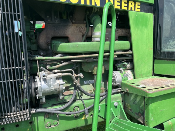 1990 John Deere 4555 Tractor