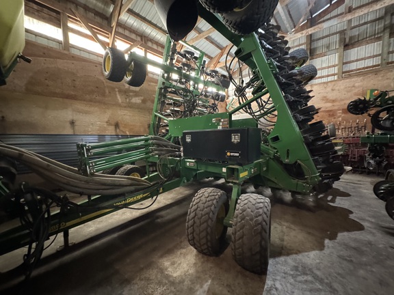 2012 John Deere 1890 Air Seeder