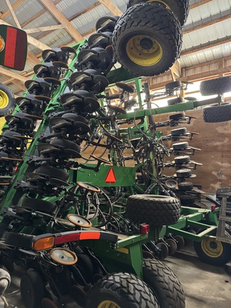 2012 John Deere 1890 Air Seeder