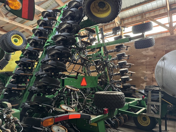 2012 John Deere 1890 Air Seeder