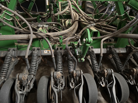2012 John Deere 1890 Air Seeder