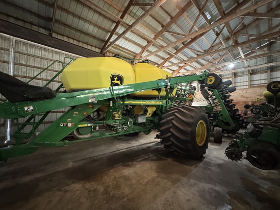 2012 John Deere 1890 Air Seeder