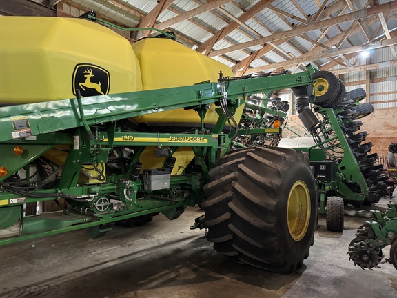 2012 John Deere 1890 Air Seeder
