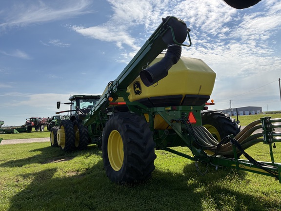 2012 John Deere 1890 Air Seeder