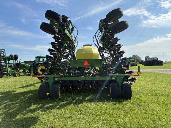 2012 John Deere 1890 Air Seeder