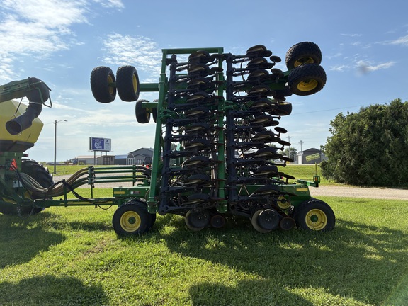 2012 John Deere 1890 Air Seeder