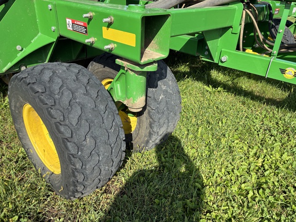 2012 John Deere 1890 Air Seeder