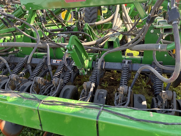 2012 John Deere 1890 Air Seeder