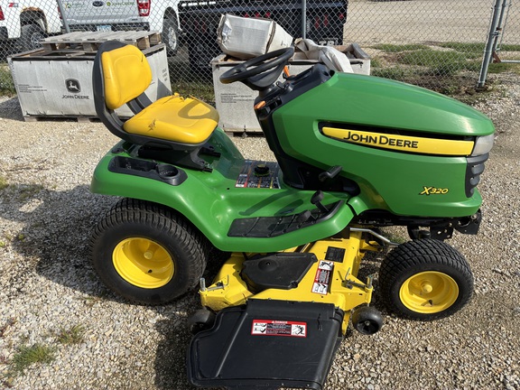 2011 John Deere X320 Garden Tractor