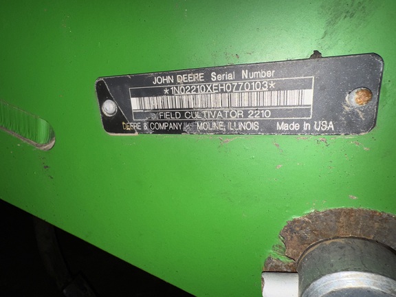 2017 John Deere 2210 Field Cultivator