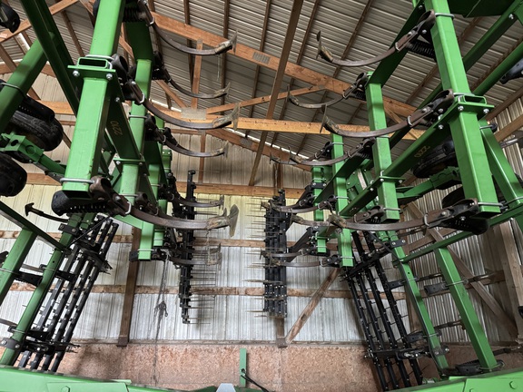 2017 John Deere 2210 Field Cultivator
