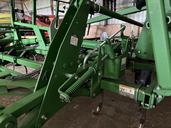 2017 John Deere 2210 Field Cultivator