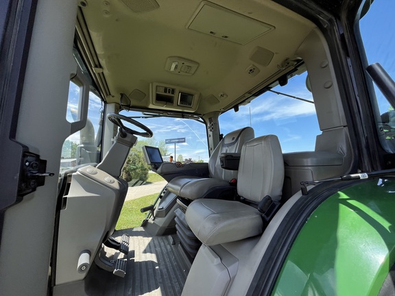 2020 John Deere 8R 370 Tractor