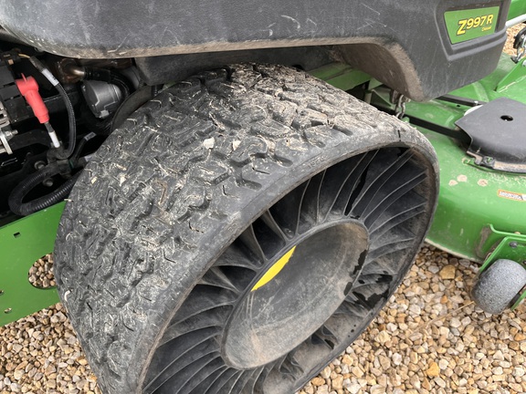 2024 John Deere Z997R Mower/Zero Turn