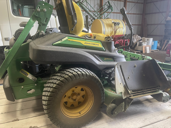 2023 John Deere Z950R Mower/Zero Turn