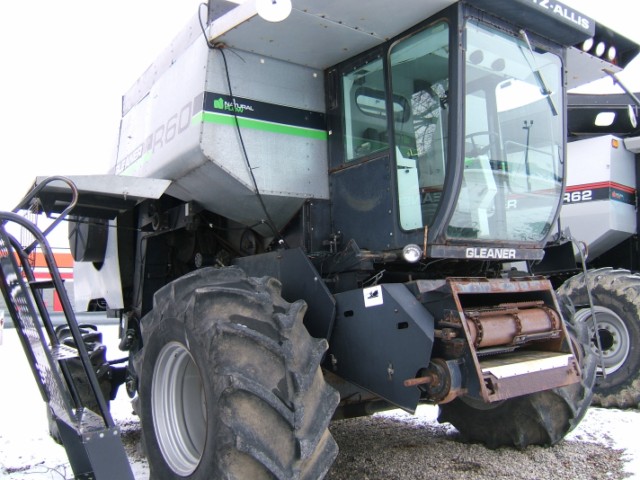 1990 AGCO Gleaner R60 Combine