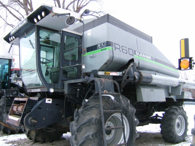 1990 AGCO Gleaner R60 Combine