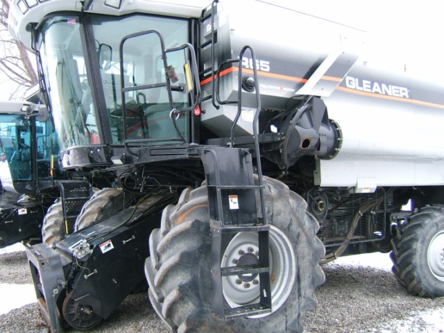 2003 AGCO Gleaner R65 Combine